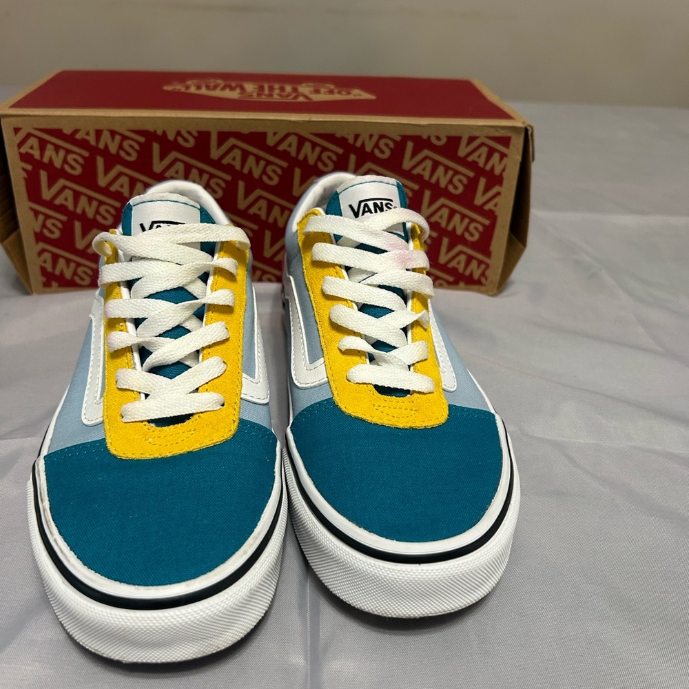 Vans Athletic Shoes in Teal and Yellow